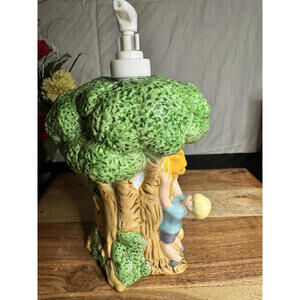 Treasure Craft Winnie the Pooh Soap Dispenser • Pooh & Christopher Robin